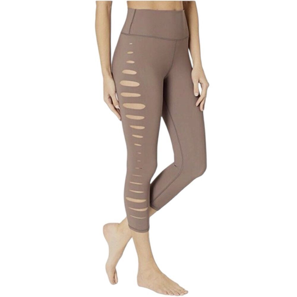 ALO Yoga Sexy High Waisted Lazed Cut Slashes Capri leggings in Coco Size S